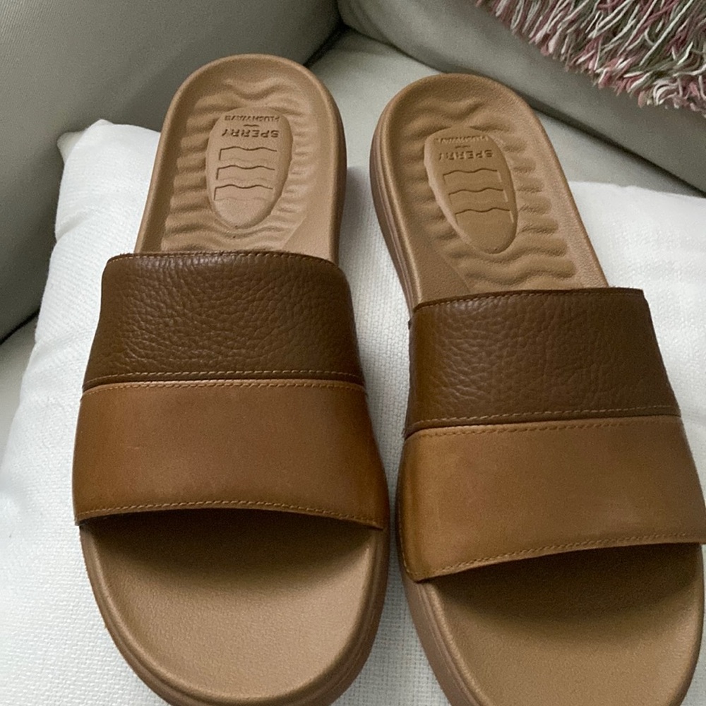 Men’s size 11 Sperry Rushwave slides